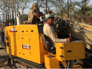 印(yìn)度黑土地上(shang)穿梭的徐工(gong)金